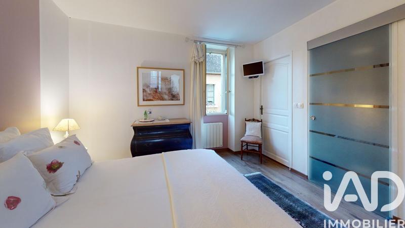 Maison de village - 220 m² - 9 pièces