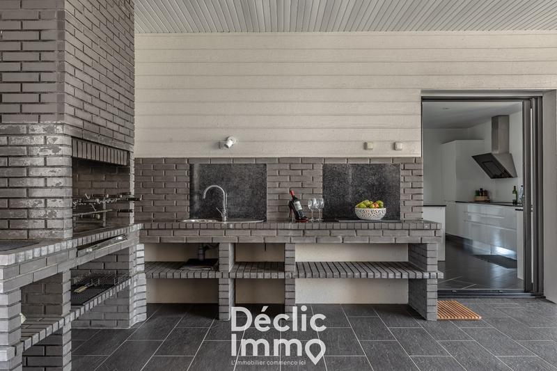 Maison - 280 m² - 7 pièces