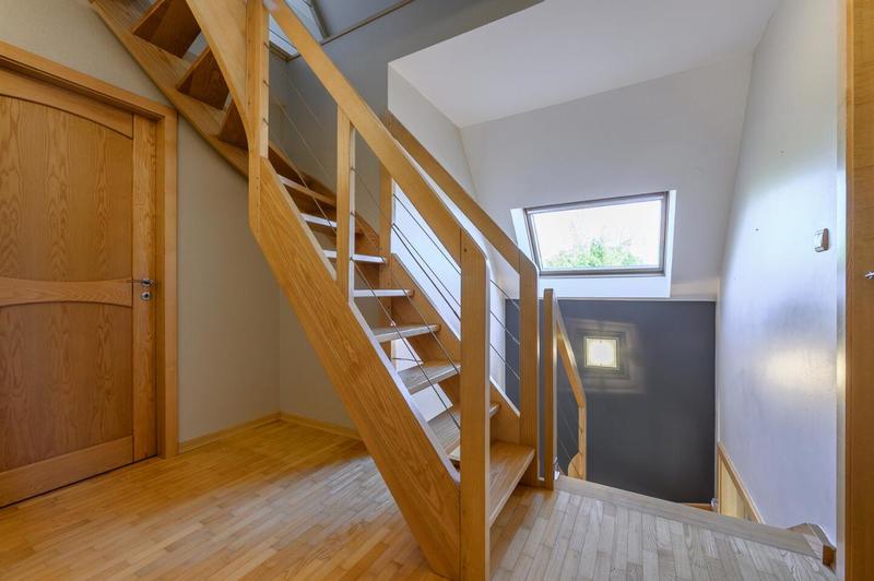 Maison - 305 m² - 7 pièces