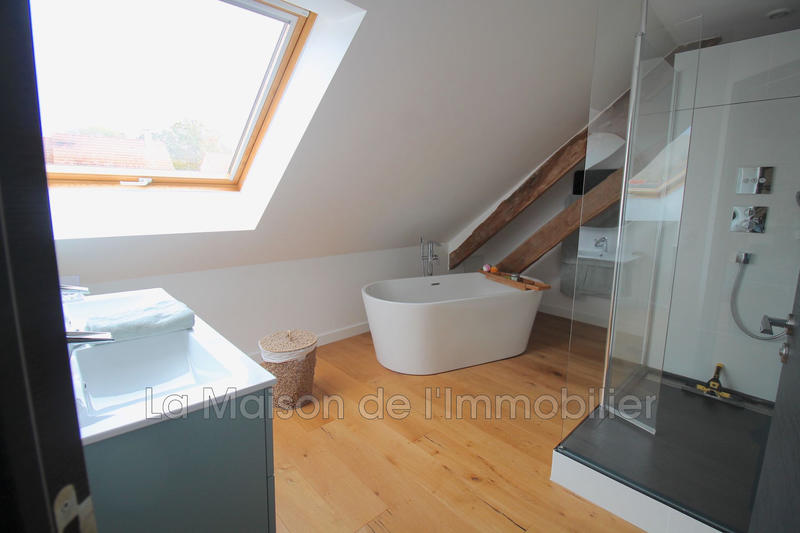 Maison - 218 m² - 6 pièces