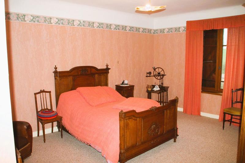 Maison - 215 m² - 8 pièces