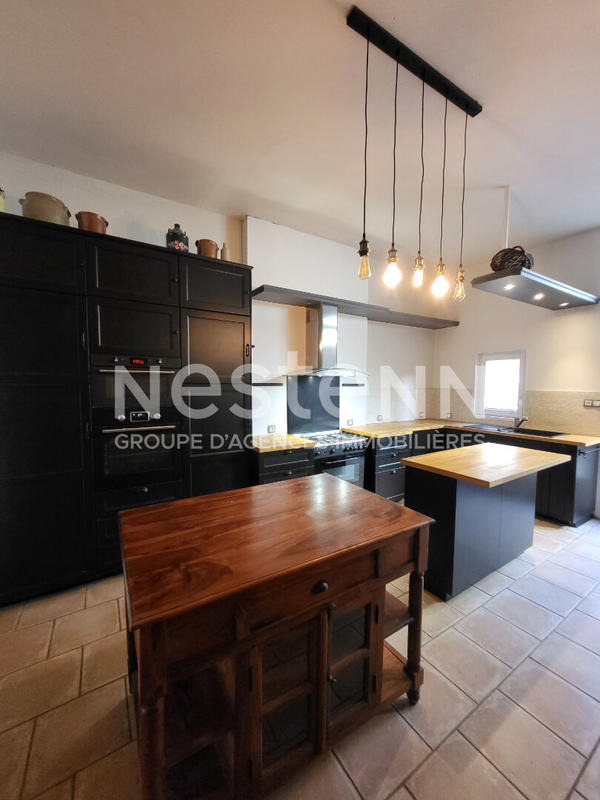 Maison - 215 m² - 8 pièces