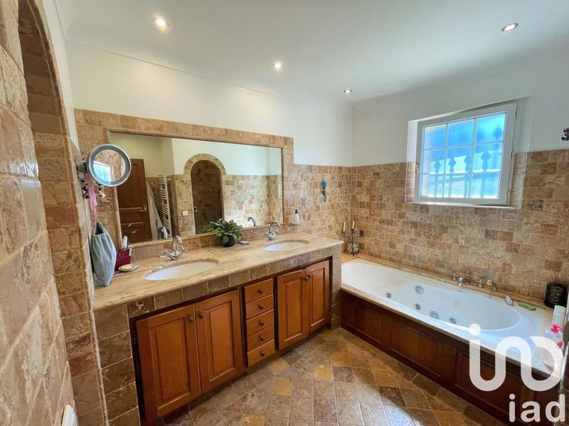 Maison - 200 m² - 5 pièces