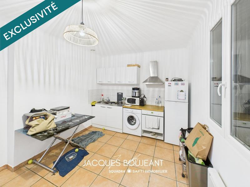 Maison - 230 m² - 9 pièces