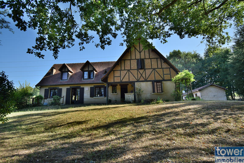 Maison - 228 m² - 8 pièces