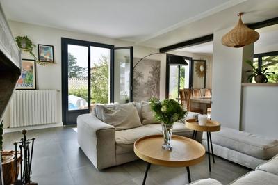 Maison - 274 m² - 10 pièces