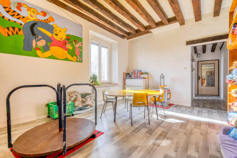 Maison - 261 m² - 8 pièces
