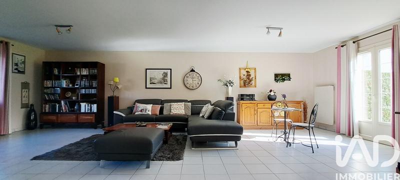 Maison - 202 m² - 8 pièces