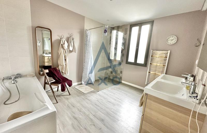 Haras - 220 m² - 7 pièces