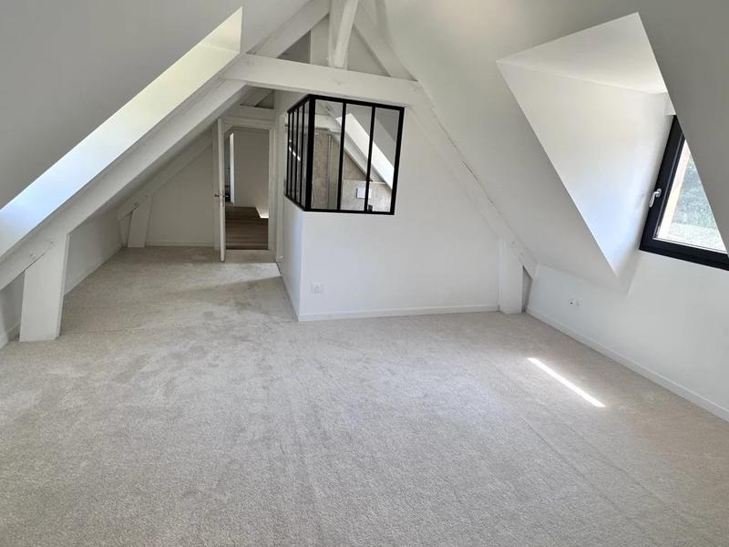 Propriété - 205 m² - 6 pièces