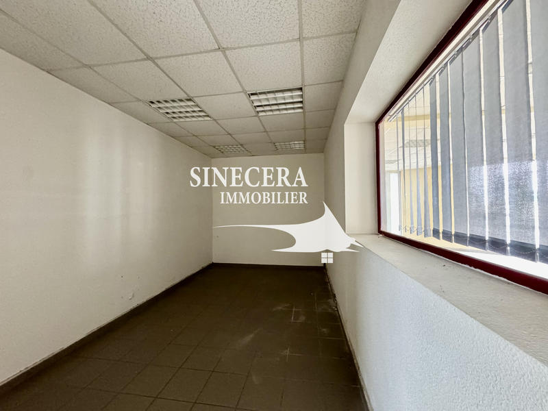 Local commercial - 1 087 m²