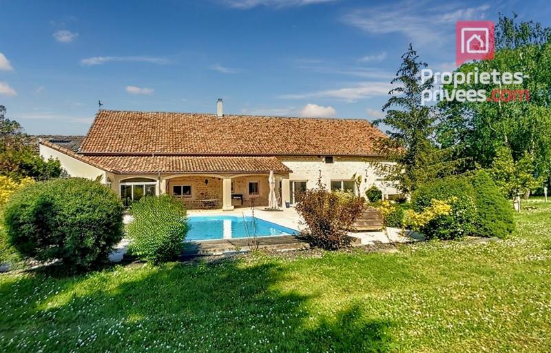 Maison - 319 m² - 7 pièces