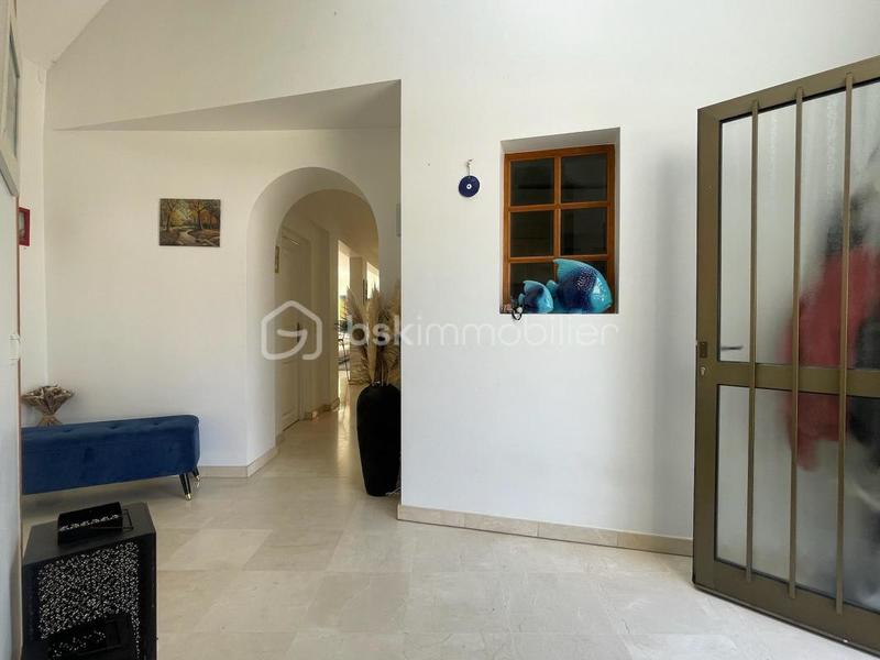 Demeure - 324 m² - 8 pièces