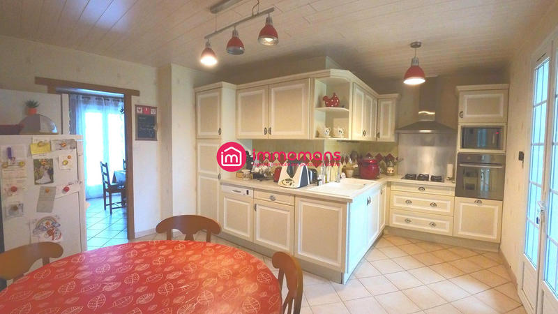 Maison - 165 m² - 11 pièces