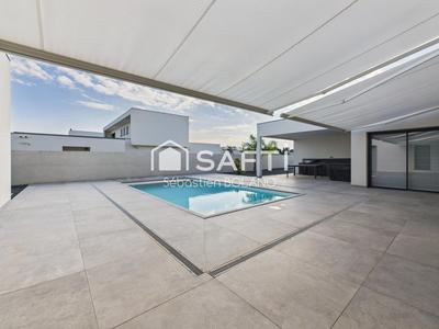 Maison - 250 m² - 6 pièces