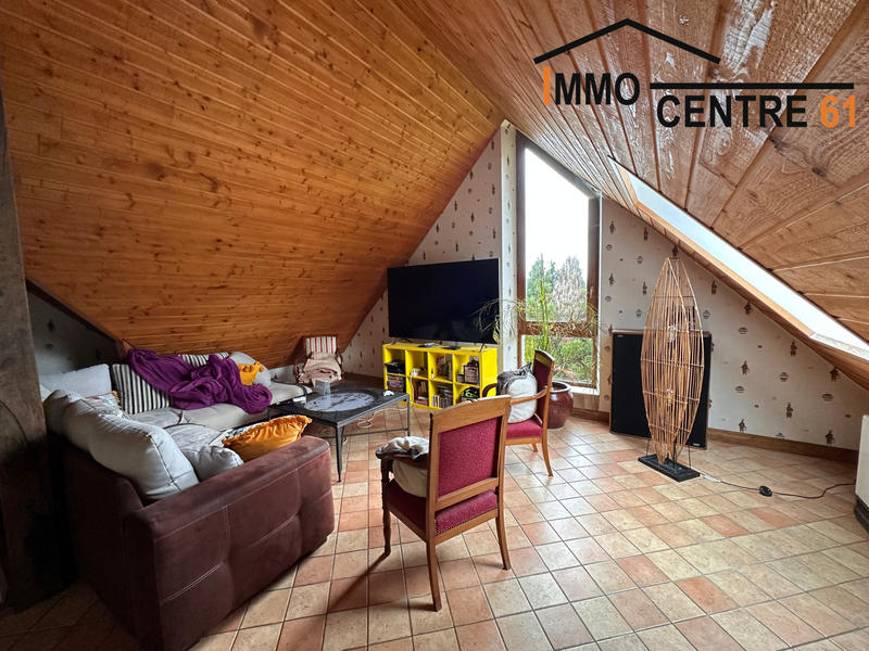 Maison - 238 m² - 10 pièces