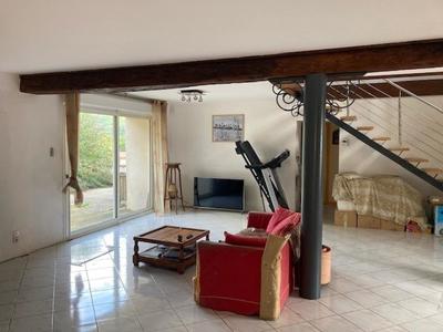 Maison - 221 m² - 6 pièces