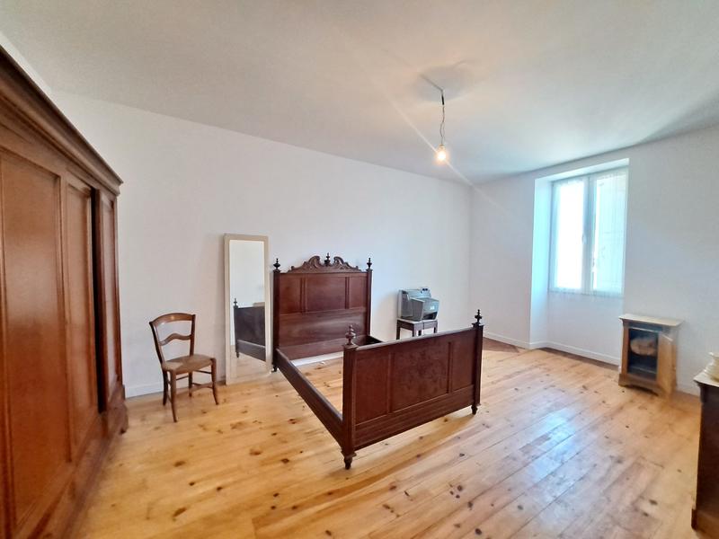 Maison - 265 m² - 7 pièces