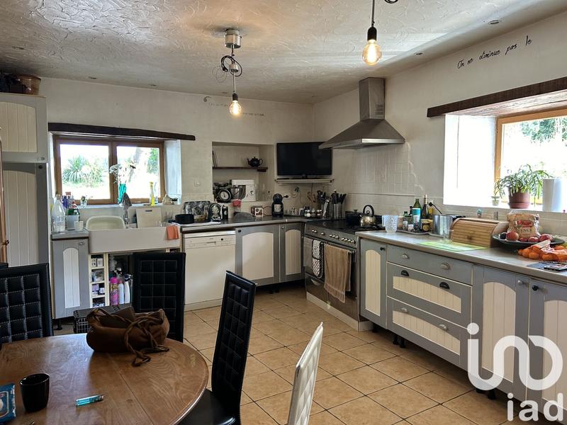 Maison - 210 m² - 5 pièces