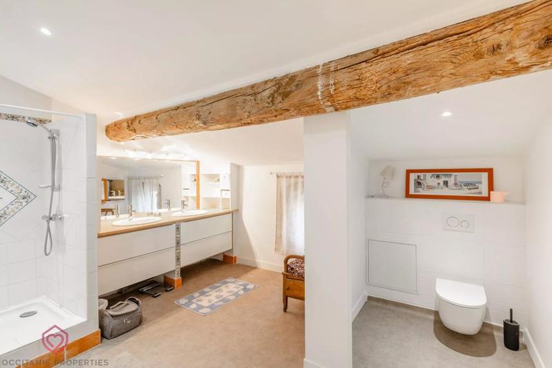 Maison de village - 305 m² - 11 pièces