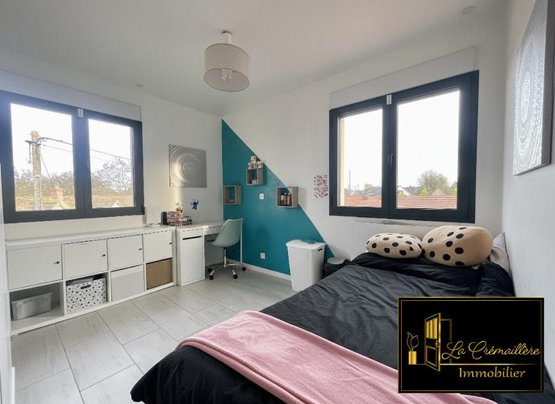 Maison - 270 m² - 9 pièces