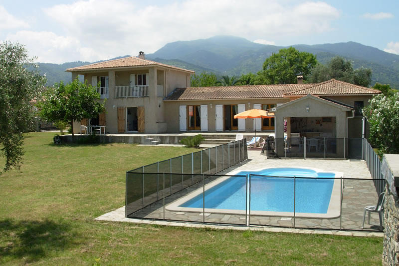 Villa - 220 m² - 5 pièces
