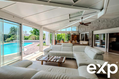 Maison - 380 m² - 9 pièces