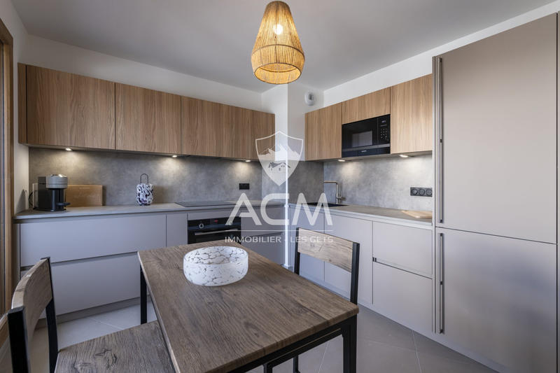 Appartement - 90 m² - 4 pièces