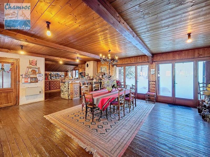 Châlet - 444 m² - 11 pièces