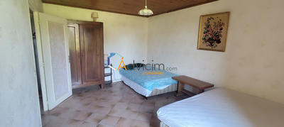 Maison - 147 m² - 8 pièces