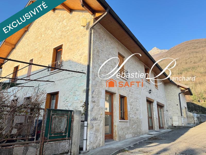 Maison - 246 m² - 10 pièces