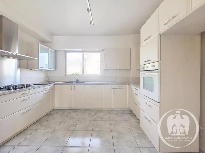 Penthouse - 144 m² - 4 pièces