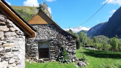 Grange - 175 m² - 2 pièces