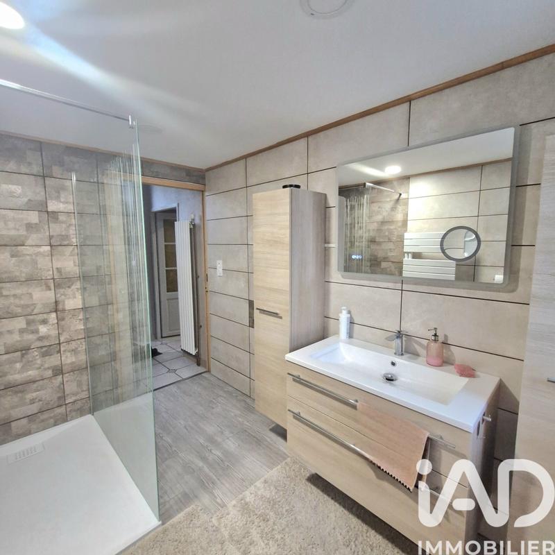 Maison - 234 m² - 8 pièces