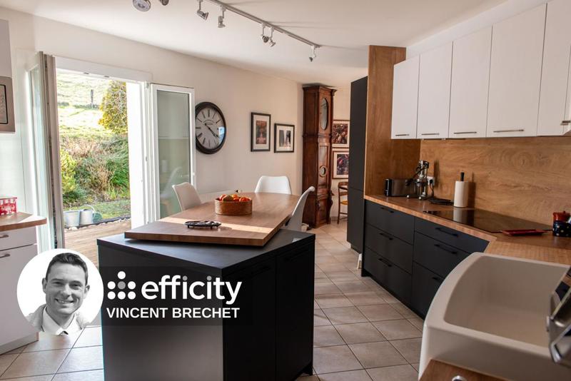 Maison - 233 m² - 7 pièces