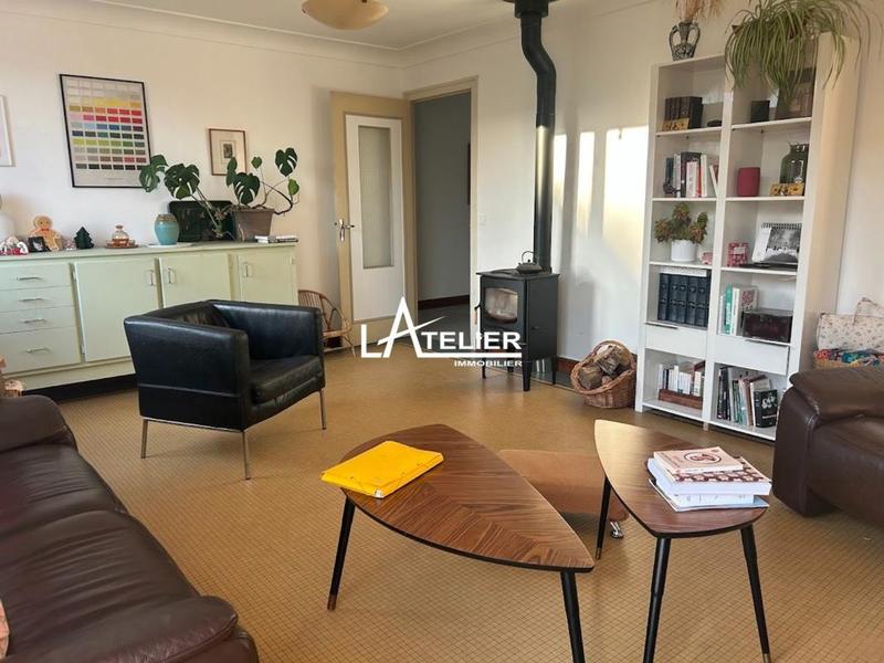 Maison - 181 m² - 7 pièces