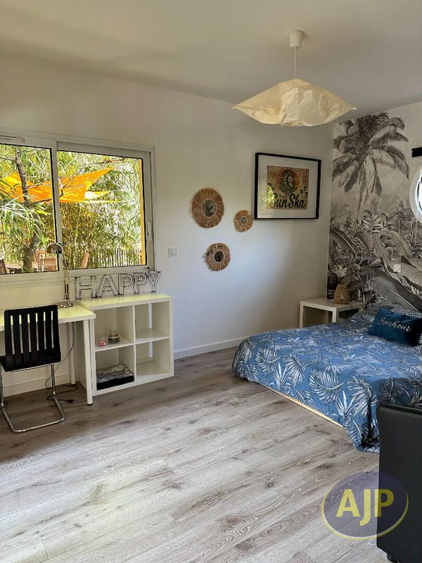 Maison - 184 m² - 6 pièces