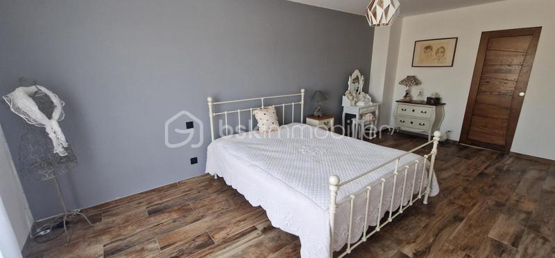 Villa - 213 m² - 5 pièces