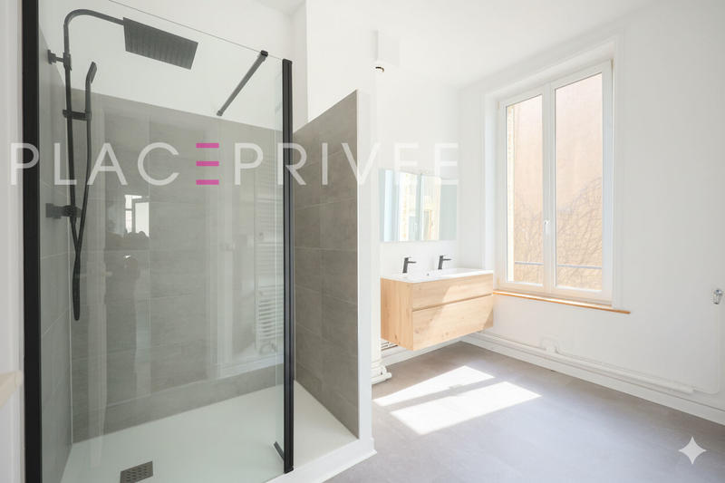 Appartement - 130 m² - 5 pièces