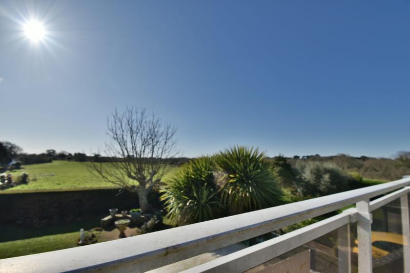 Maison contemporaine - 171 m² - 8 pièces