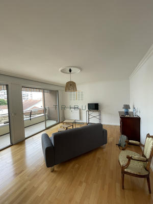 Appartement - 75 m² - 2 pièces