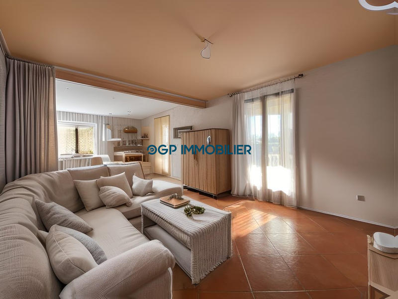 Maison traditionnelle - 165 m² - 6 pièces