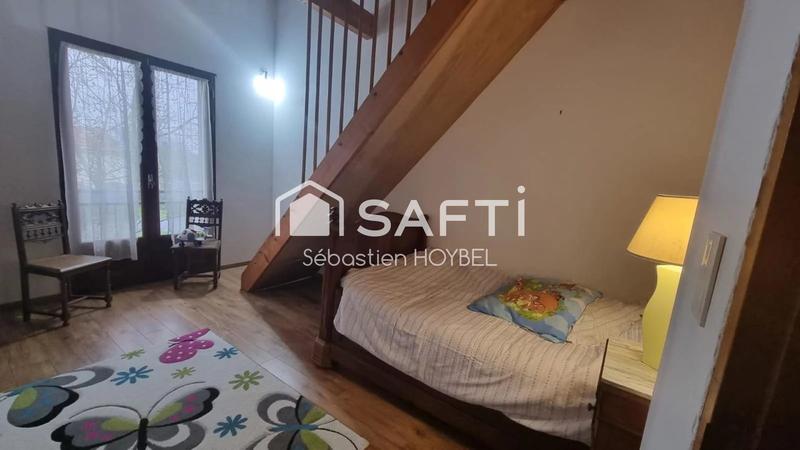 Maison - 227 m² - 7 pièces