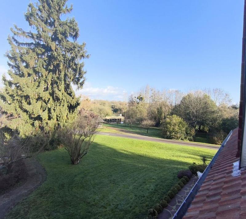 Maison - 218 m² - 6 pièces