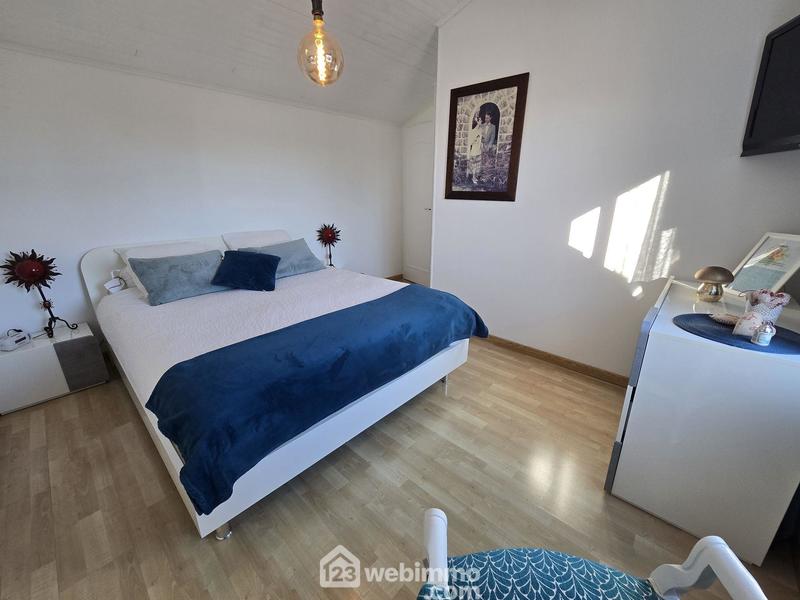 Maison - 220 m² - 5 pièces