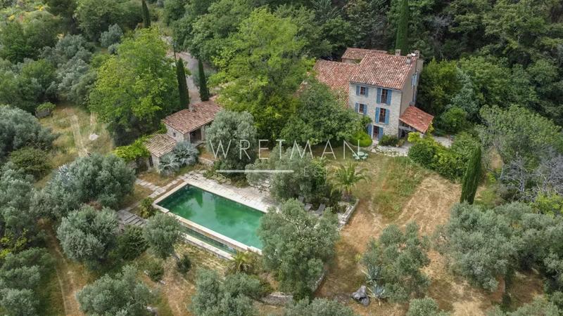 Villa - 200 m² - 5 pièces