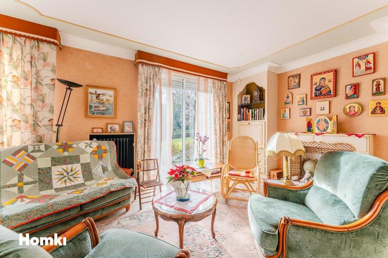 Maison - 218 m² - 7 pièces