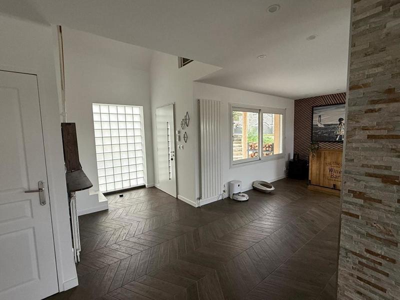 Maison - 197 m² - 8 pièces