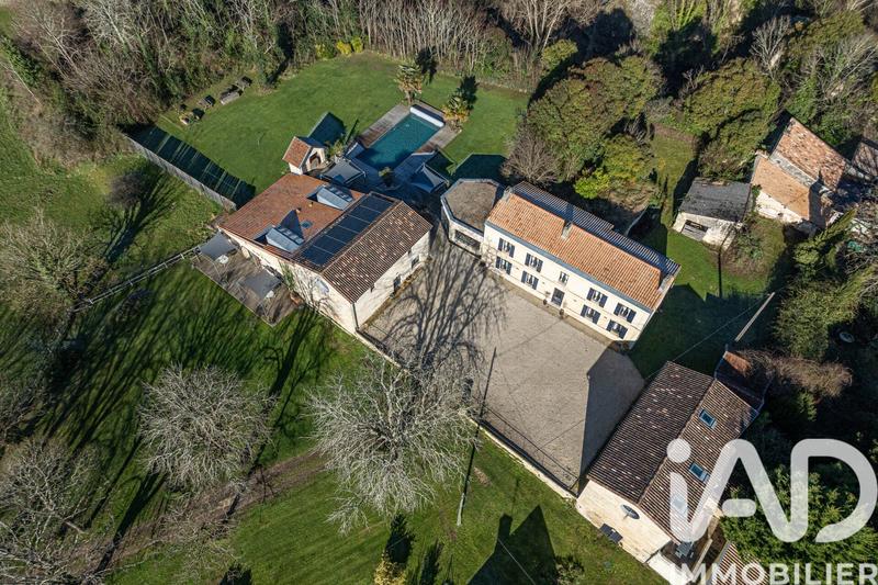 Maison - 480 m² - 16 pièces