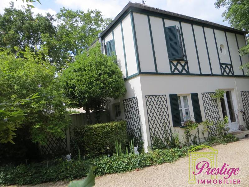 Propriété - 275 m² - 7 pièces